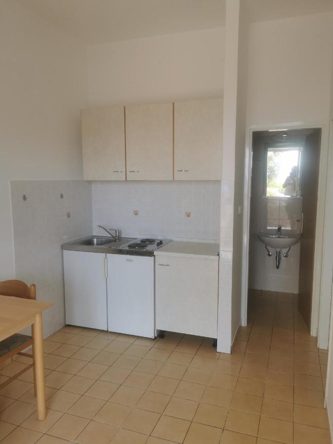 Apartments By The Sea Jakisnica, Pag - 21384 Lun  Εξωτερικό φωτογραφία